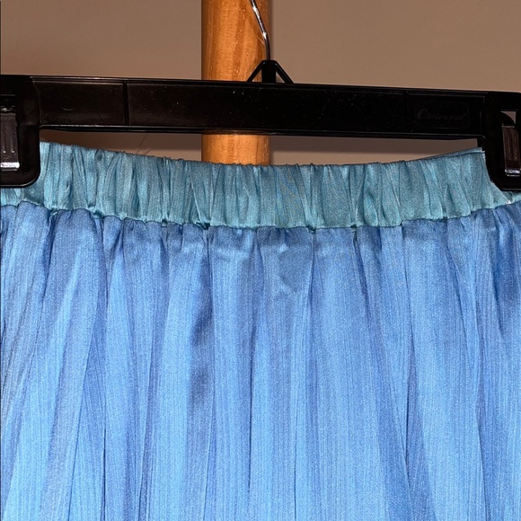 NWT Main Strip S Beautiful PleateBlue/Aqua/Teal Ombré Maxi Skirt. Fully lined. - Picture 4 of 6